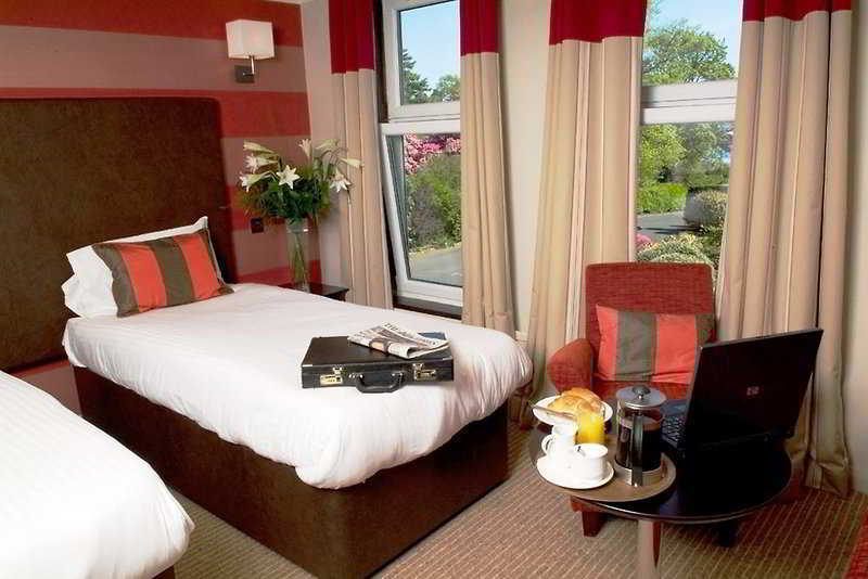 Rosslea Hall Hotel Rhu Exterior photo